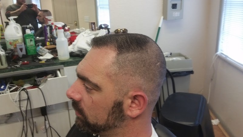 precision cuts, barber shop of Land O Lakes photo 3