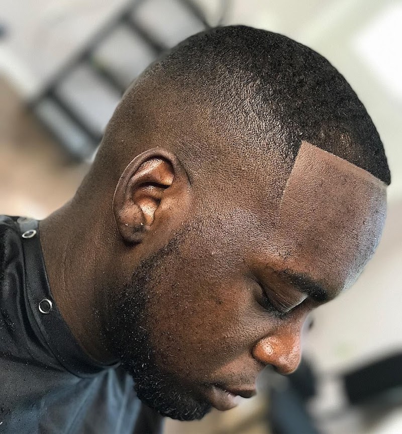 precision cuts, barber shop of Land O Lakes photo 4