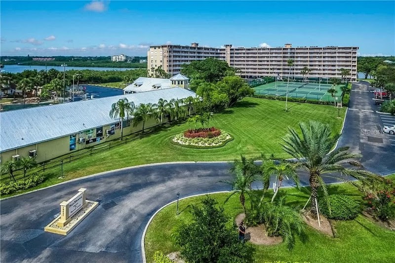 Bay Shores Yacht & Tennis Club photo 2