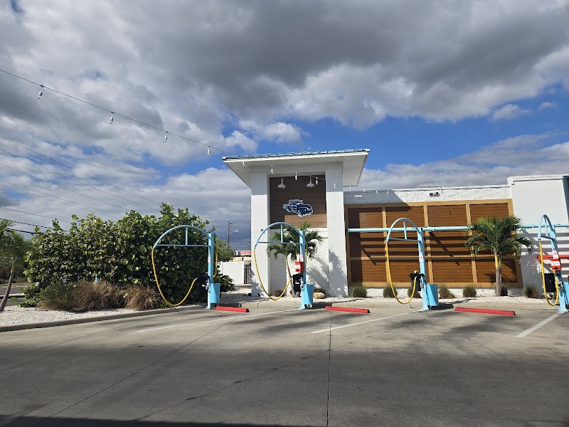 Woodie's Wash Shack - 66th Street photo 2