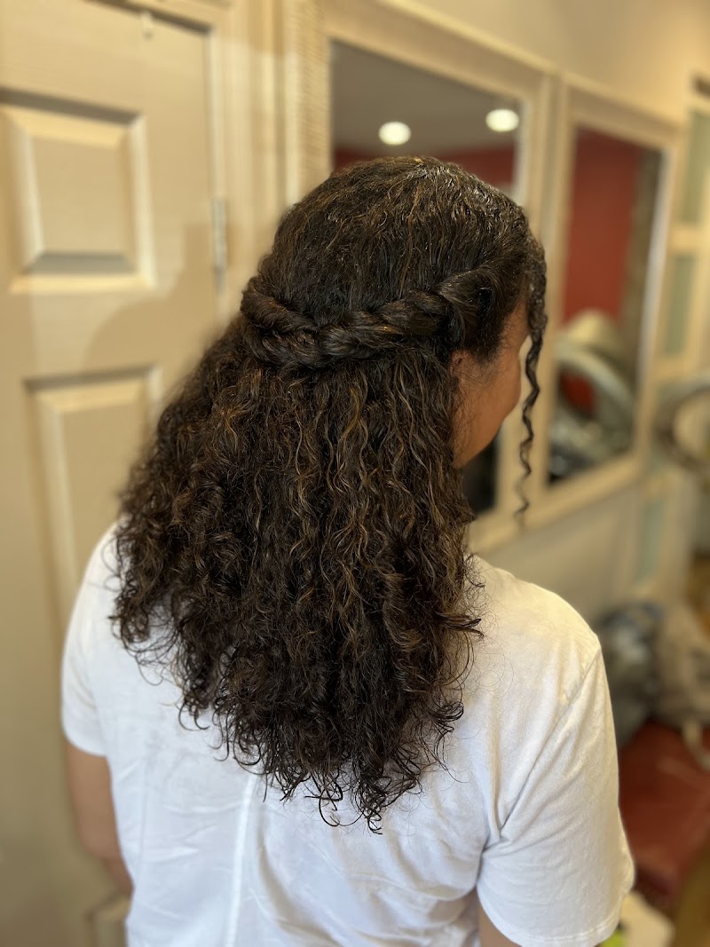 Hairs by Honey photo 4