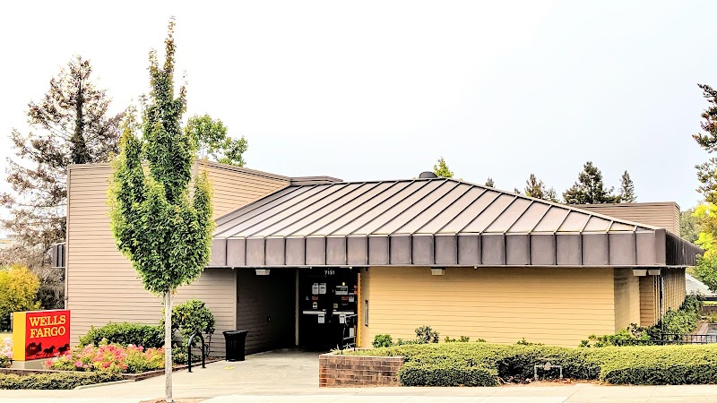 Wells Fargo Bank photo 5