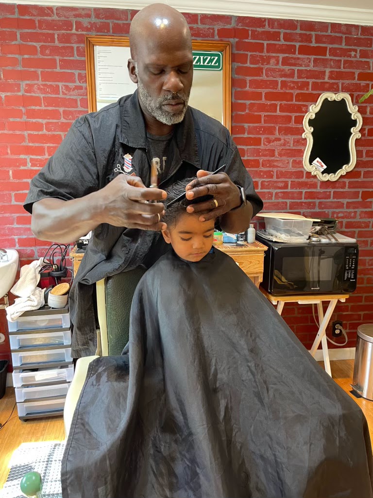 Azizz's Barbershop photo 4