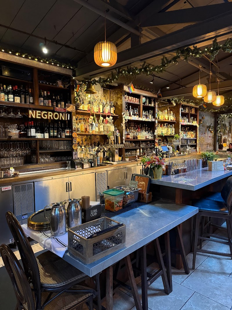 Lo & Behold Bar + Kitchen photo 4