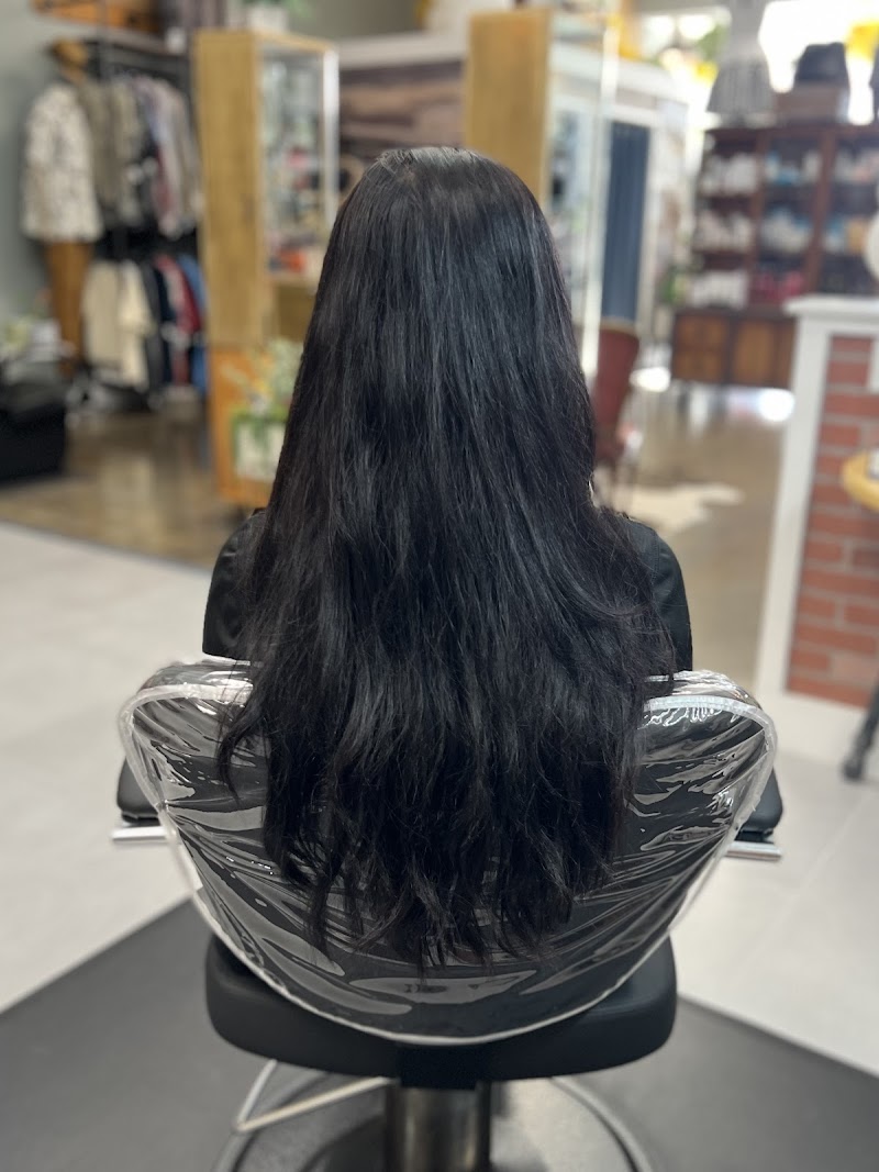 Catch 22 Salon and Boutique photo 4