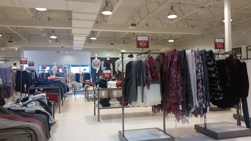 LOFT Outlet photo 2