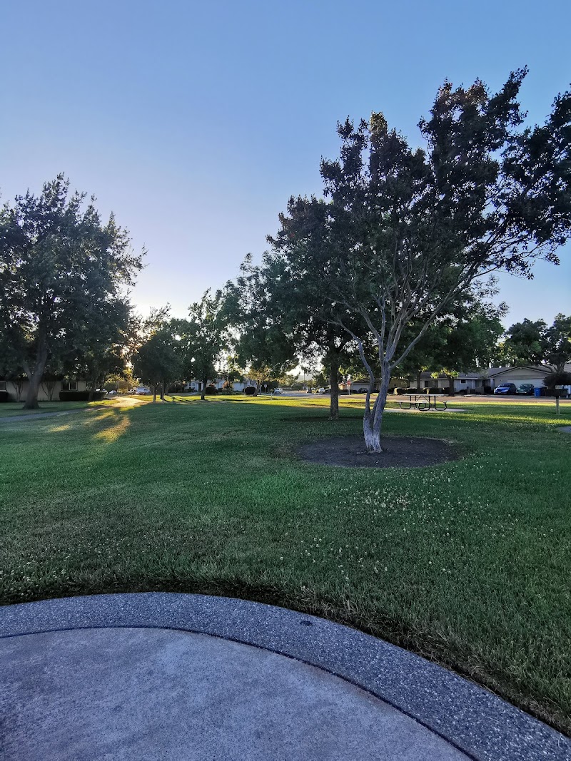Padan Park photo 2