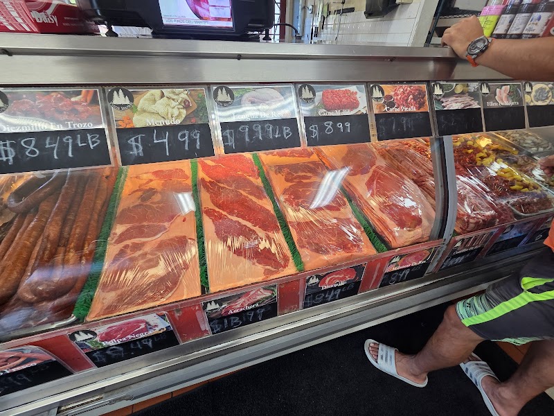 Los Pinos Deli Market photo 3