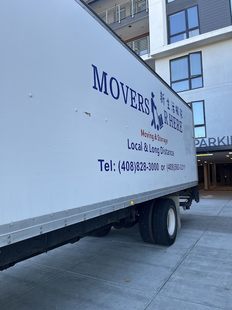 Movers R Here photo 2