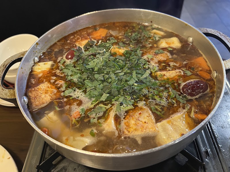 Saigon Noodle and Bistro (Goat Hot Pot - Lẩu Dê) photo 5