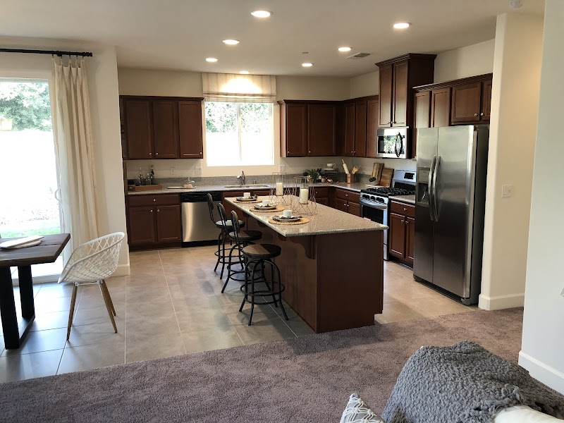 REMAX Rafael Castro Jr photo 3