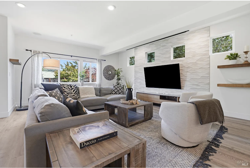 Photo of Lauren Hamblet Realty