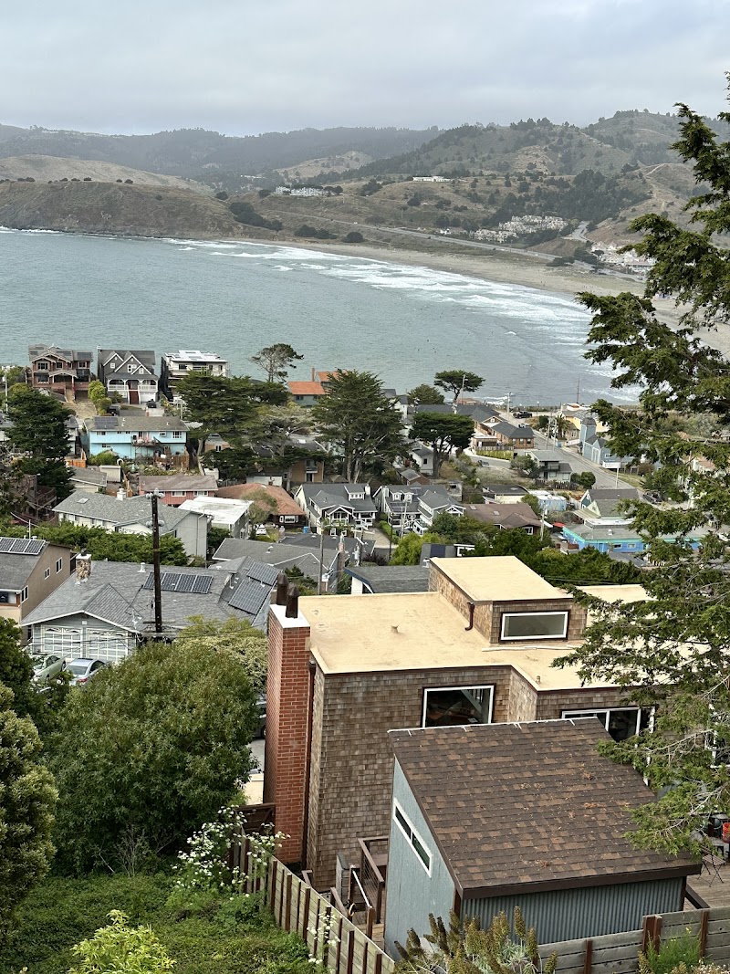 Golden Gate Bridge scenic spot photo 2
