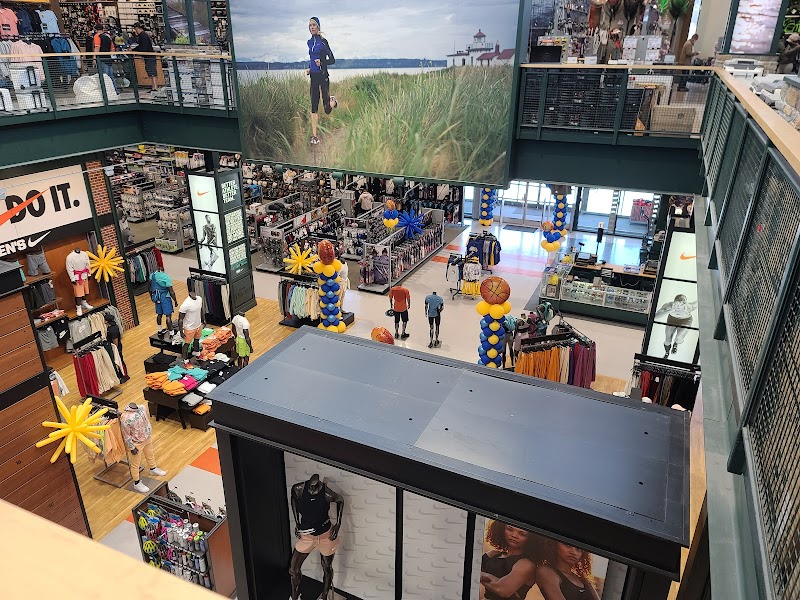 DICK'S Sporting Goods photo 3