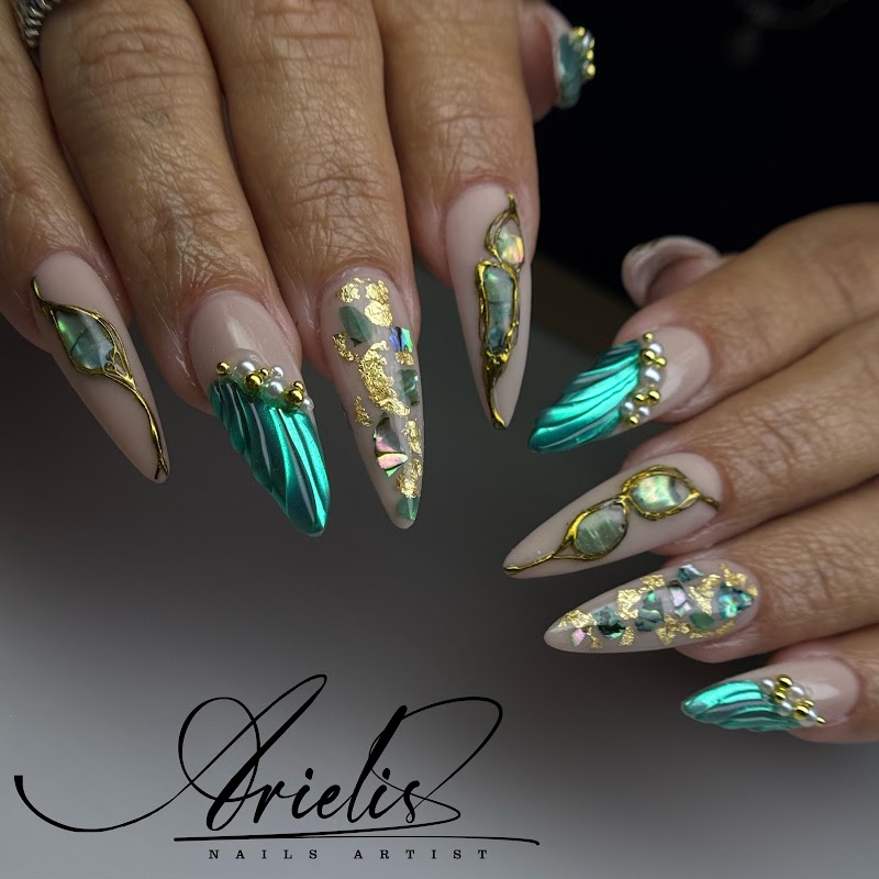 Photo of Arielis Nails Artist