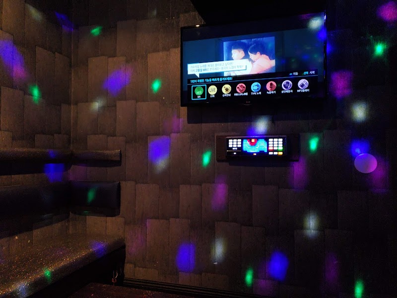 YD Karaoke Studio photo 2