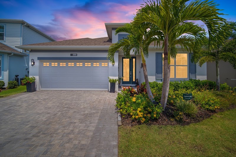 Photo of CHRISTINE SELLS PARADISE/Selling PARADISE group