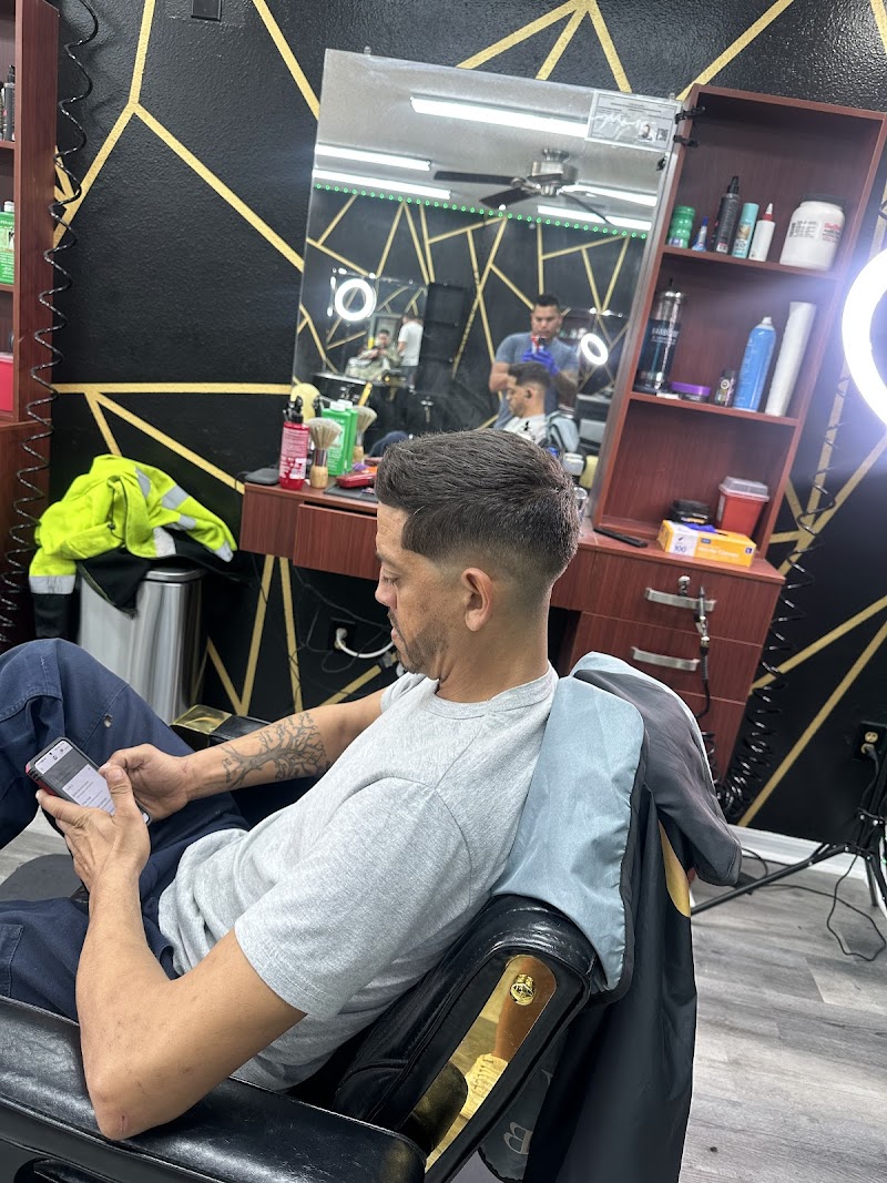 Navarro's Barbershop photo 3
