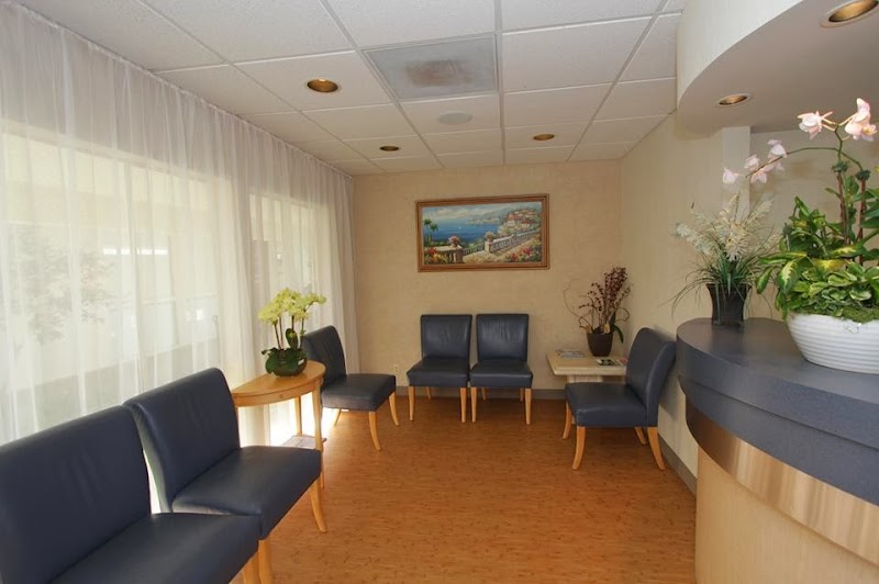 Becky Gong, DDS, General and Prosthodontics Dentistry photo 2