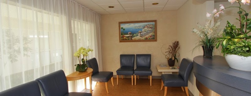 Photo of Becky Gong, DDS, General and Prosthodontics Dentistry
