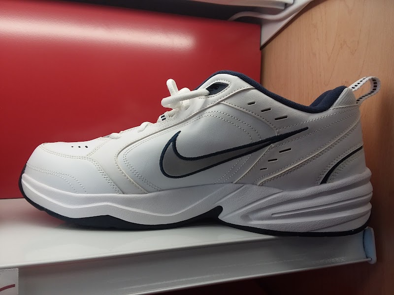 Famous Footwear photo 3