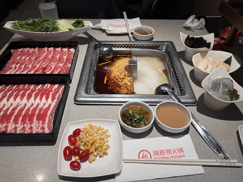 Haidilao Hot Pot Century City photo 5