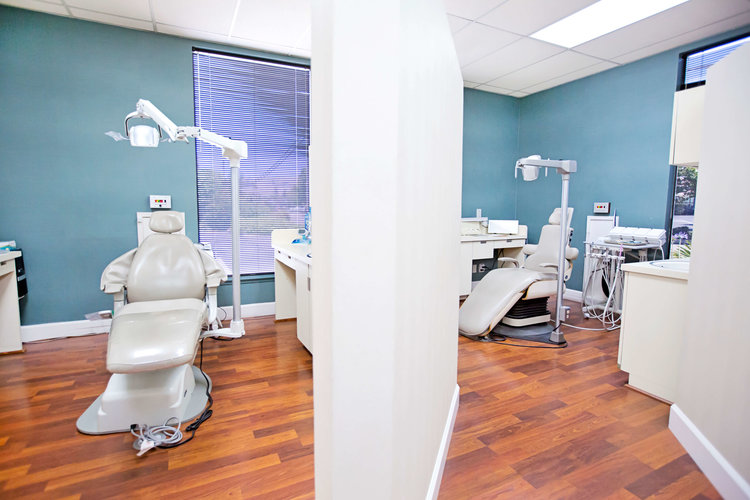 Photo of Dr. Leon H. Chang, DDS