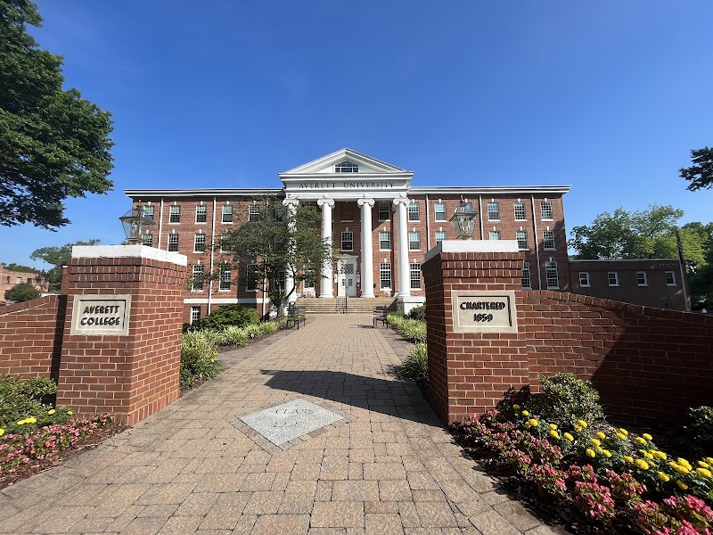 Averett University photo 2