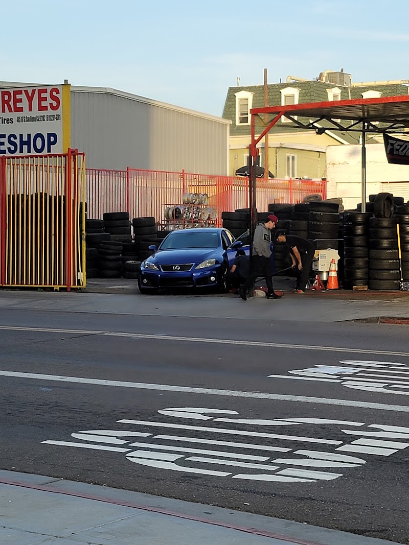 Los Reyes Tire Shop photo 3