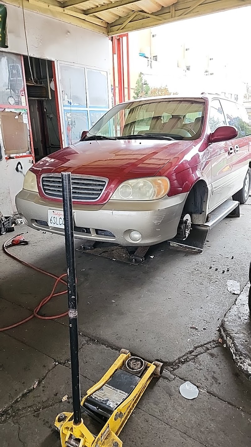 Los Reyes Tire Shop photo 2