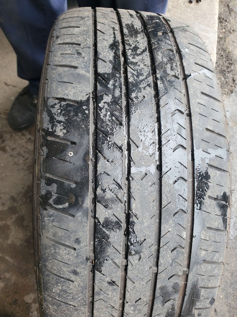 Los Reyes Tire Shop photo 5