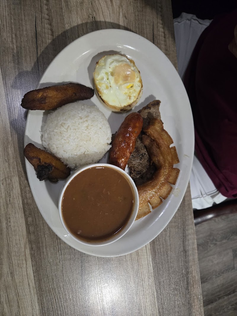 Mi Sitio Colombian Restaurant photo 4
