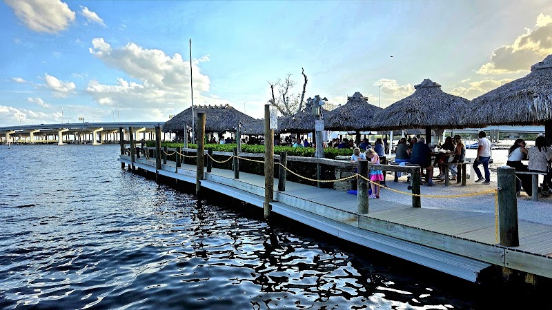 WOODY’S RIVER ROO PUB, GRILL & TIKI BAR photo 4