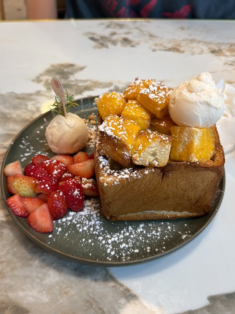 N a Y a Dessert Cafe photo 5