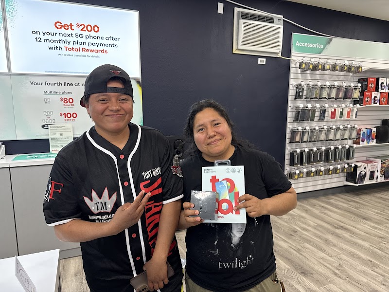 Total Wireless photo 3