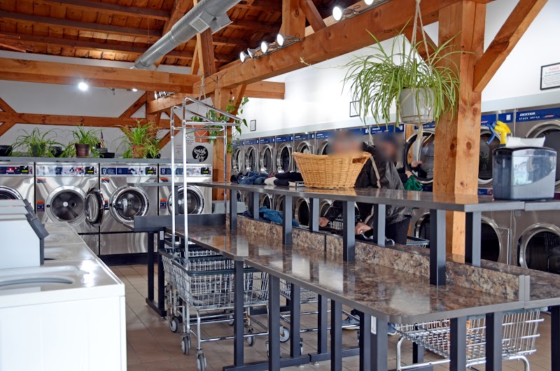 75 Broadway Laundromat photo 2
