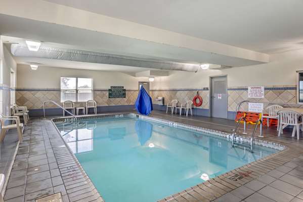Comfort Inn & Suites Dover near Speedway photo 3