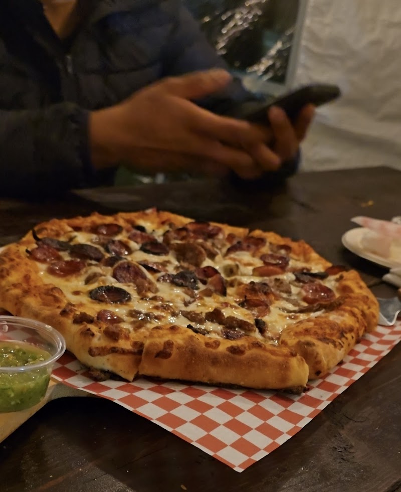 Más Que Pizza, Más Que Buena! photo 4