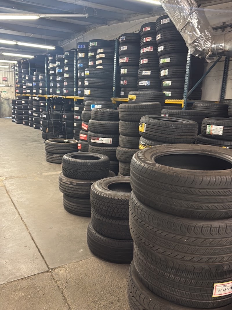 FAST TRACK AUTO SERVICE & TIRE WAREHOUSE photo 2