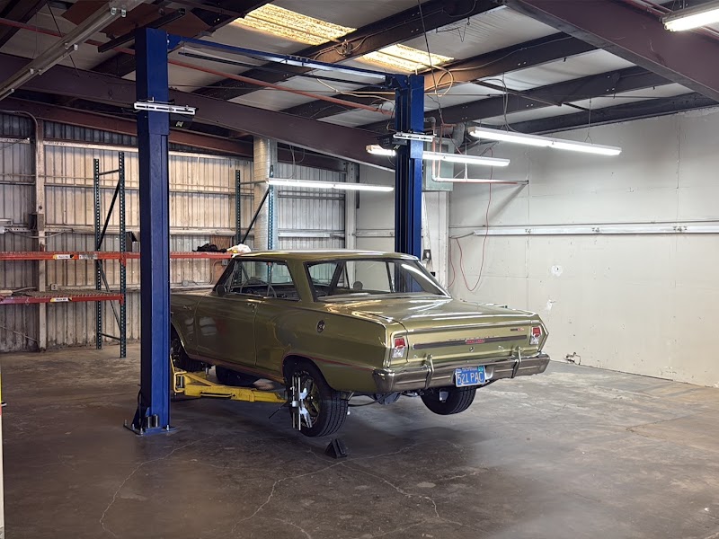 FAST TRACK AUTO SERVICE & TIRE WAREHOUSE photo 4