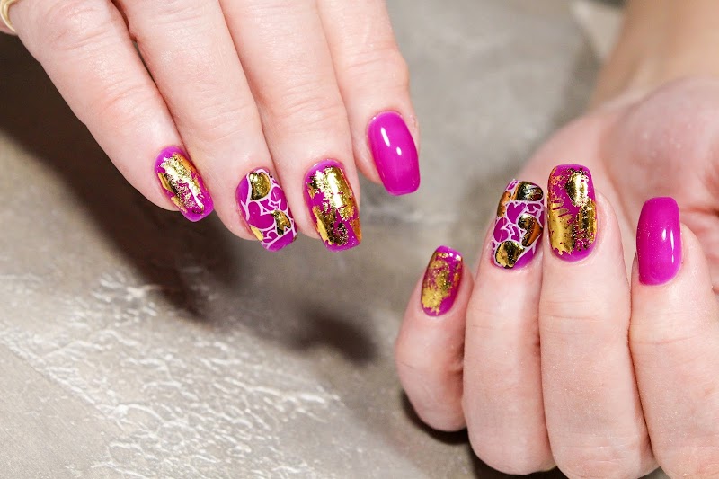 Golden Nails photo 4