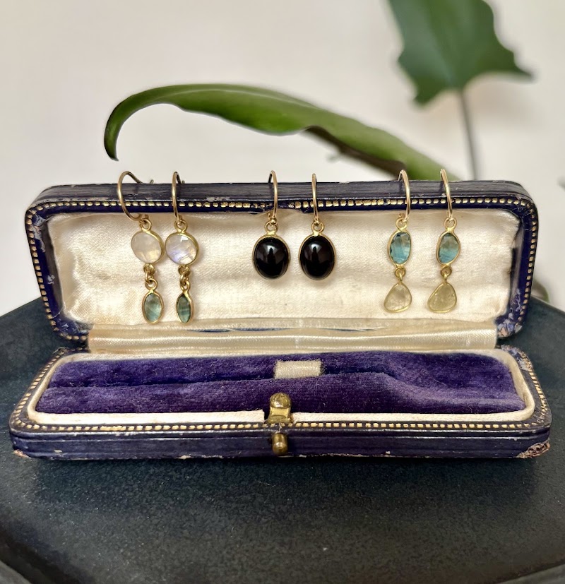 19 Hands Jewelry Boutique // custom jewelry // permanent jewelry photo 4