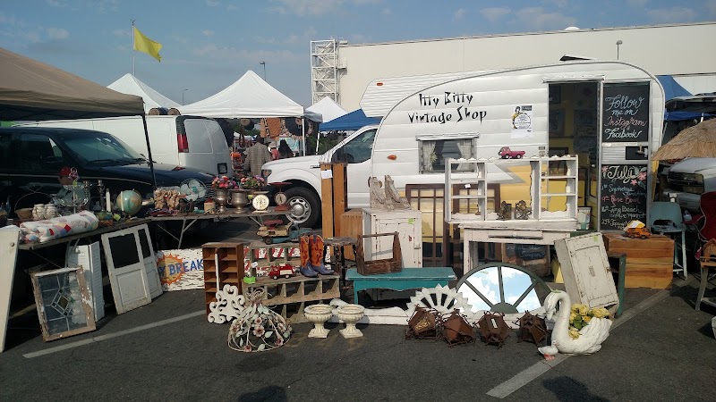 Photo of Long Beach Antique Market