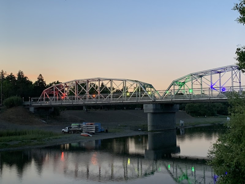 Photo of Healdsburg Memorial Bridge