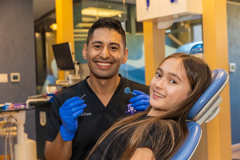 Photo of Walter V. Fuentes, DDS, MSD