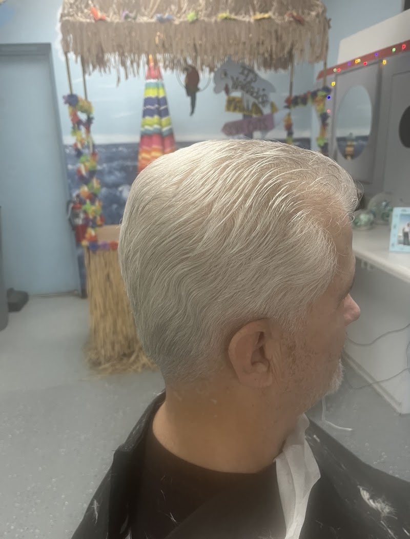 Capt D’s Haircuts Express Barber & Styling Salon photo 5