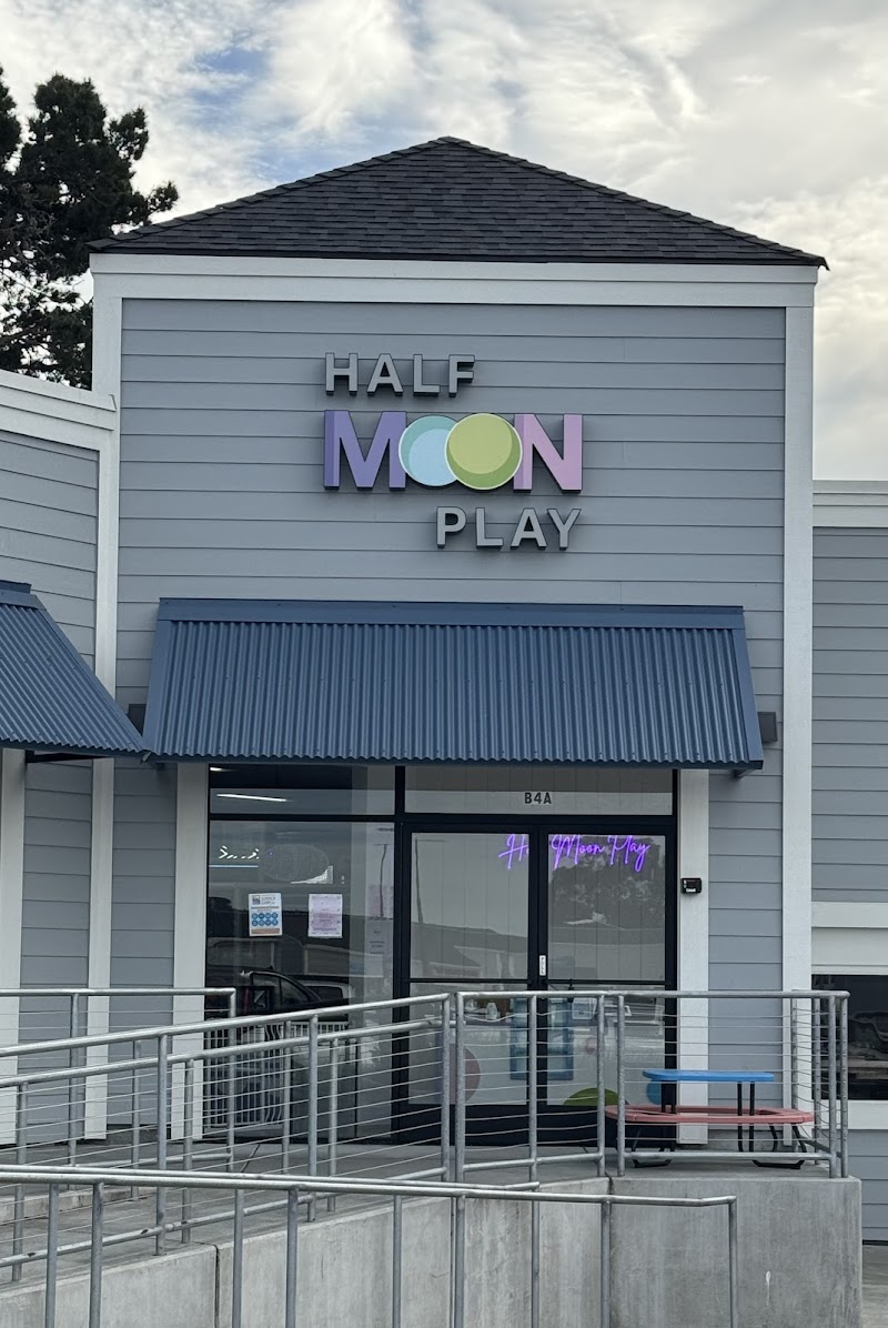 Half Moon Play photo 4