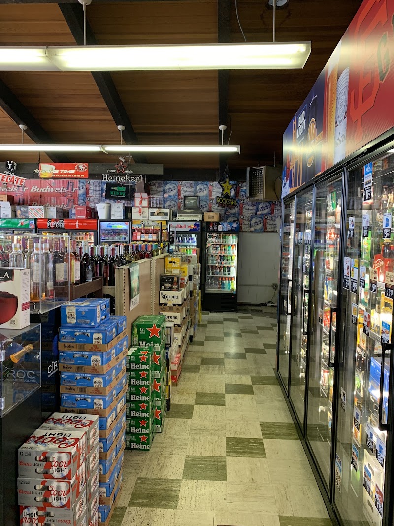 La Dora Liquors & Deli photo 2
