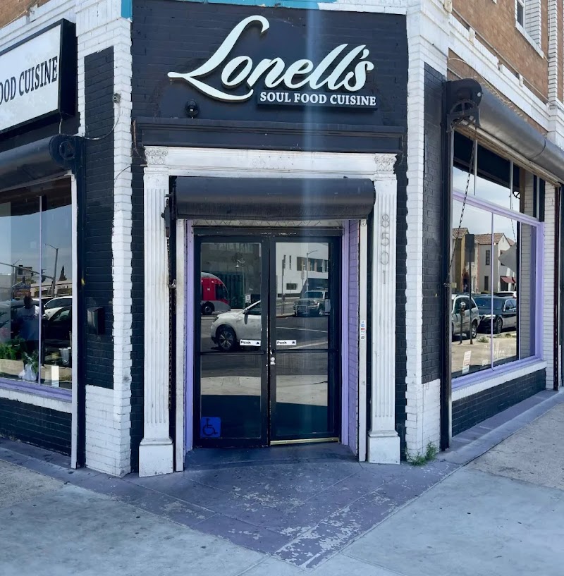 Lonells photo 2
