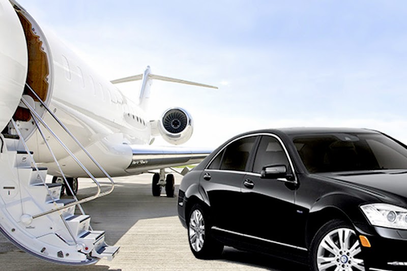 Airport SUV photo 3
